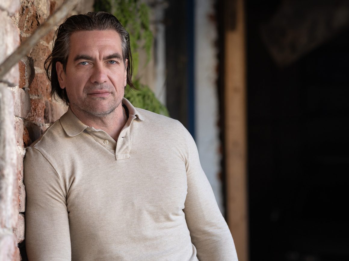 Александър Георгиев в авторска снимка на Радостина Колева за Cultinterview