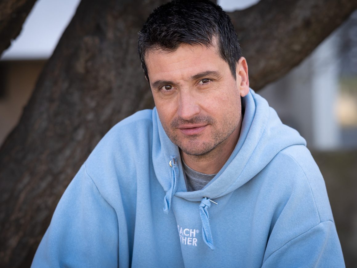 Петьо Петков - Шайбата в авторска снимка на Радостина Колева за Cultinterview